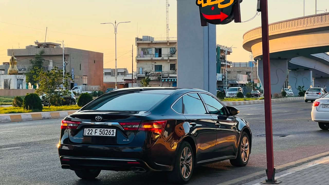 للبيع تيوتا افلون موديل 2017 XLE 
رقم أربيل بسمي 
جديد شرط التحويل السياره 
بيها صبق ثلث قطع خلفي وبونيد ورأس الچاملق تعديل بارد 
 شرط الباقي مكفول موجود وسونار 
 محرك كير كفاله على وضع الشركه بدون فتح بشرط.  
مواصفات XLE
محرك 6 سلند 3.5
مواصفات 
رادار امامي
تحديد مسار
تبريد قطعتين 
اوتو ستوب
مانع انزلاق
داخل جلد
كشنات كهربائي
كشنات تدفئة
انضمات قيادة.....
نضام سبورت
گير و محرك شرط
مكان السيارة تكريت   السعر145$
وبيها مجال حك الجيه وشراي يتصل على الرقم
***********
***********
