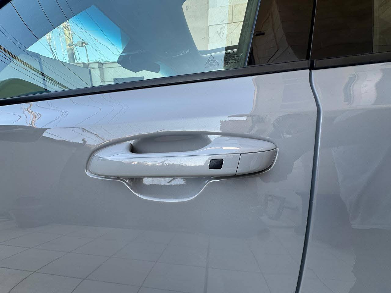 سورنتو 2023  SX قماره بانوراما 
فول فول مواصفات 
للبيع بدون مراوس 
وارد امريكي دخول جديد 
مرقم اربيل ( تريد وكاله او سنويه بأسمك ) 
محرك 2500 تيربو 

كشنات جلد تدفئه 
كشنات اماميه وخلفيه كهرباء 
7 راكب 
كشنات خلفيه منفصل vip
عدادات دجتل
شاحن واير لس 
رادارات عدد 4 
حساسات وكامره خلفيه 
بك لايت LED 
لايت 3 عدسات زنون LED 
ويل 20 بلاك 
قياده ذاتيه 
تحديد مسار 
مودات قياده عدد 4
صندوق كهرباء يفتح عند الاقتراب 
اناره ترحيب عند الاقتراب 
سايد بريك بصمه 
تشغيل عن بعد 
اشاره بالمرايه 
تبريد شاشه 
صور الحادث مرفقه بالمنشور وبيهه اربع قطع كلير من امريكا سياره احلى من الصور اي نقص ما بيهه 
مكان السياره بغداد الرستمية
السعر 250$
رقم صاحب سيارة ***********
