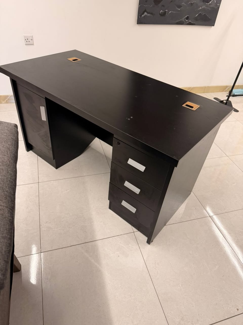 ميز مكتبي اخو الجديد
السعر ٢٢٥ مكان بغداد المنصور 
بي مجال بسيط


**إذا كنت صاحب هذا الإعلان وتريد حذفه لأي سبب، رجاءا أرسل رسالة إلى الدعم الفني**