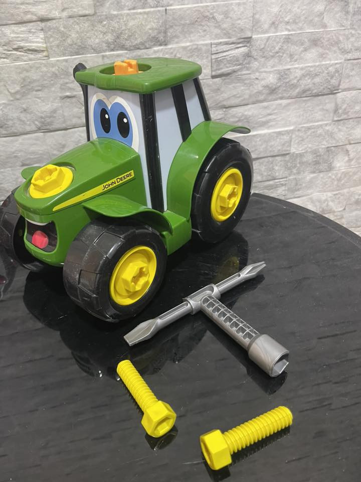 TOMY - Jeu de Construction Enfant,Je construis Mon Johnny de John Deere 46655, Jeu d'Assemblage, Jouet Éducatif, Premier


**إذا كنت صاحب هذا الإعلان وتريد حذفه لأي سبب، رجاءا أرسل رسالة إلى الدعم الفني**