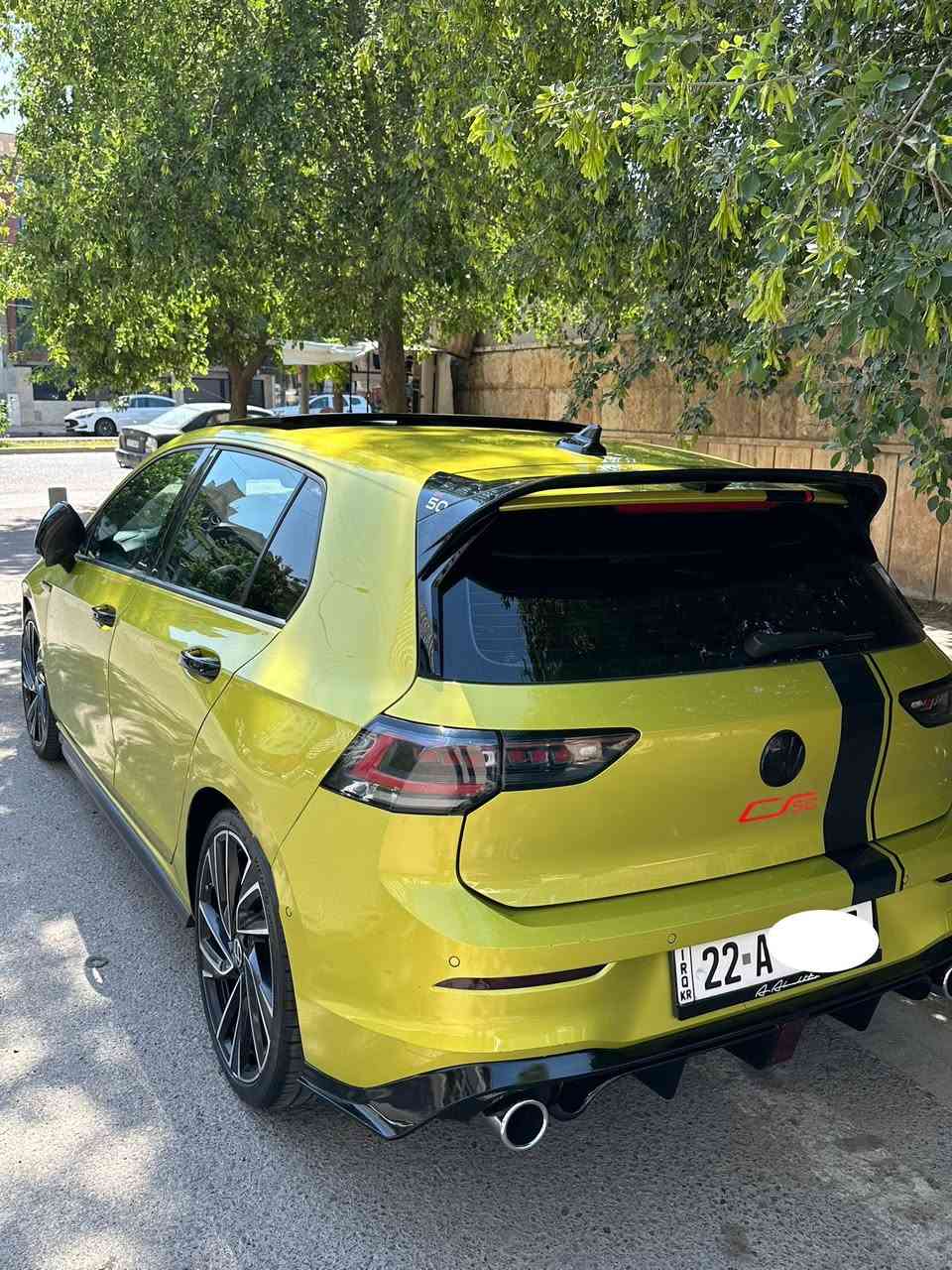 Golf gti 2022 autobahn full option 
‎گۆلف gti ٢٠٢٢ ئۆتۆبان قەپات موسفات 
‎موسفات :
‎-پانۆراما 
‎-کوشن جلد خزن سارد گەرم
‎-داتاشو
‎-حساس ٣٦٠ پلە
‎-شاشە گەورە
‎-رادار٣٦٠
‎-خەتی جادە
‎-داخل لید 
‎-برێک بەسمە 
‎-ئاوێنە رادار
‎-لایت متحرک
‎-سماعە هارمان کاردون مپفایر
بەگلایت mk8.5 بۆ بەس تراوە 
سیستەم گزۆز کۆنترۆل  
کامل جوانکاری بۆ کراوە 
40,000km
‎سبوخ چاملخ روبع بونیت نییو دەرکە سایق کلیر دوو جێ تحدیل ئرباک شان سوکان سیستەم بە شەرت
‎ژمارە موبایل : ***********
‎شوێن : هەولێر
