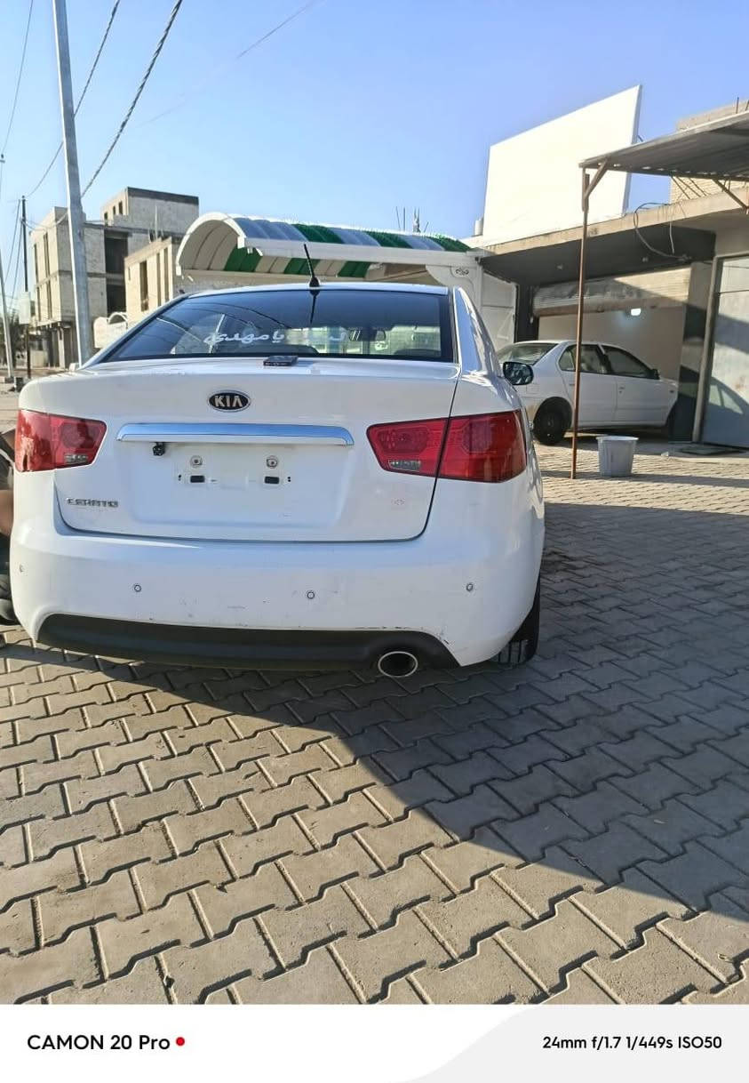 سلام عليكم
سيراتو 2013
رقم اربيل القديم 
سياره بيه ٣قطع صبغ 
فول ماعده الفتحه ول بصمه 
السعر 100وبيه مجال 
الرقم للستفسار 
***********
