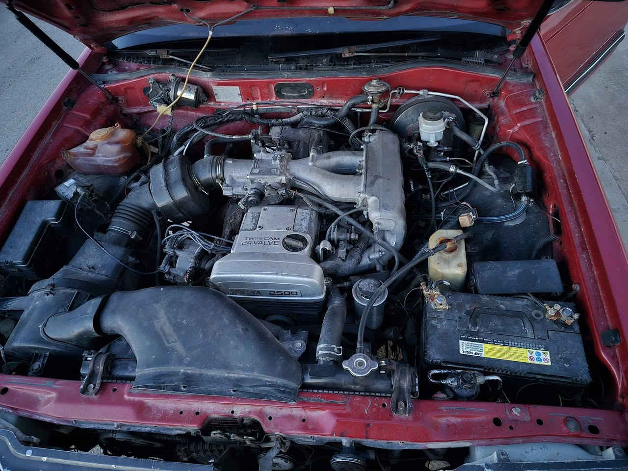 سوبر  موديل ٨٥ للبيع .سنويه ساقطه ولكن شرط التحويل .مكفوله من كل شيء . صبغ قطعتين  جاملغ  خلف السايق والثاني أمامي عكس السايق .
طخم تايرات جديد 
صدر جديد 
محرك وكير واكسن شرط 
والبقه كدام العين 
مكان السياره نينوى  /قضاء مخمور/ ناحية القراج 
الاستفسار ***********_____***********
 السعر خاص
