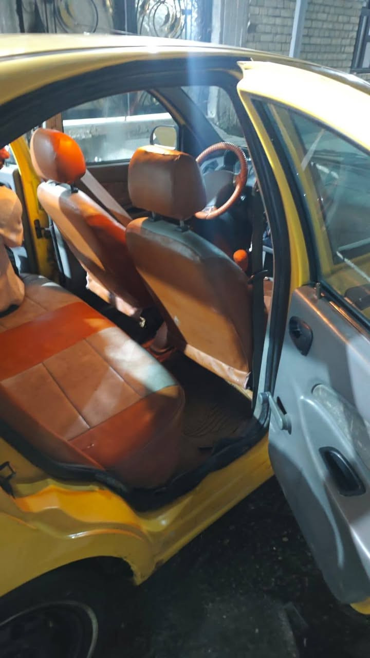 طيبه مديل ١٥ كير ومكينه مكفول لا تنقيص ولا تبخير + بيهه طخات بسيطات كلش ما مبينات بل صوره + كشر كبال عينك+ بيهه ضربه خفيفه بل جاملق الخلفي معمره + تبريد شغال نقصه بس فلاتر + كشنات جلد 
سعر ٣٧ مكان بغداد 
هاتف ***********
