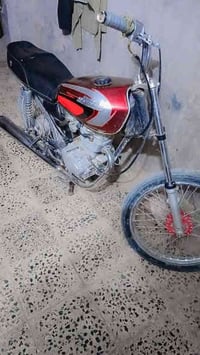 دراجه اربع كير كلك نضيفه بس يحتاجله غسل دراجه حلوه وشلعته حلوه ومتوازي...