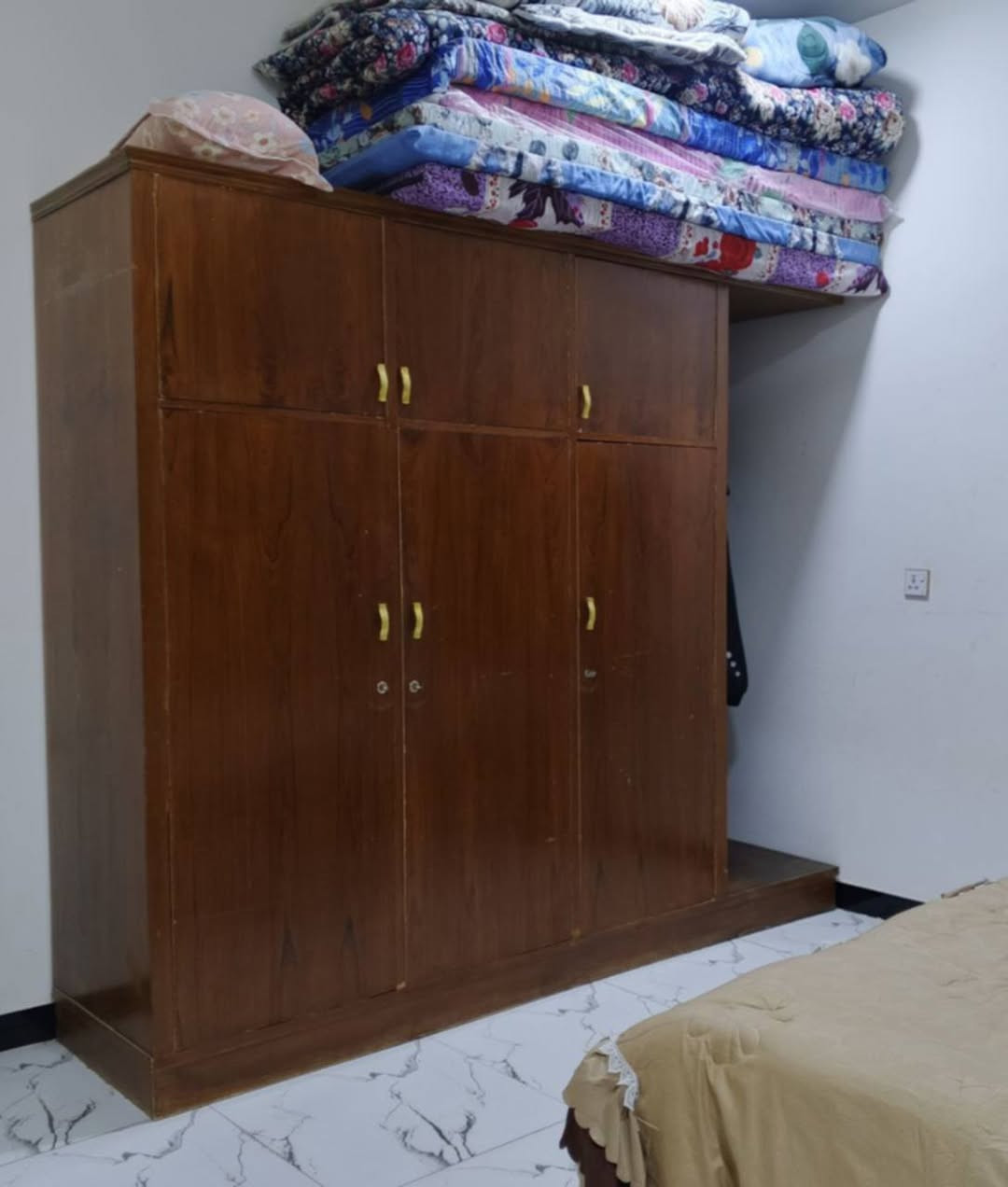 غرفه كامله ميز مرايه كنتور لزاويه ملتصقه ويه لكنتور وجربايه وكومديات كامله نضيفه تزكام مكانها مجمع لرواد كبال زين لقوس مكلفه بنشر


**إذا كنت صاحب هذا الإعلان وتريد حذفه لأي سبب، رجاءا أرسل رسالة إلى الدعم الفني**