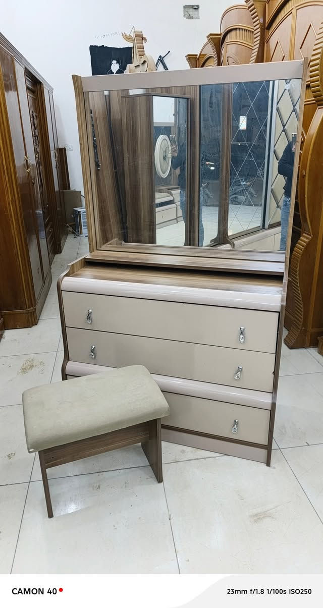 غرفه تركيه 10قطع نظافه فول العنوان اربع سايدات جدد مال عبجية قرب صيدلية محمد جاسب بدر ميسان ***********نشتري (جميع الغرف تركيه والعراقية والكناتير دز خاص)
