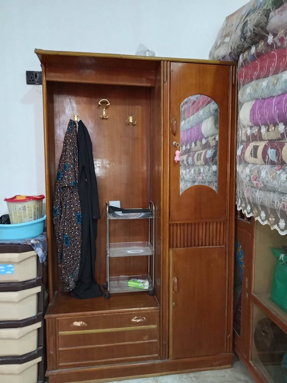 سلام عليكم غرفه نوم للبيع نظيفه نجاره سعر 650قفل حله بابل ***********
