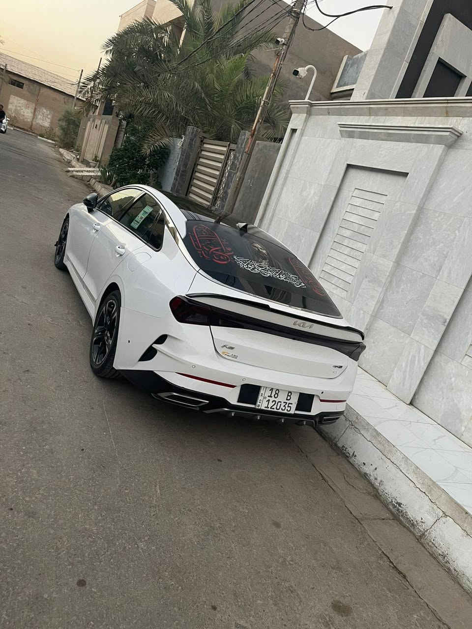 Kia   k5 GT Line
فول مواصفات أعلى فئه بK5  فول بانوراما رادات  كامرات واشاير بالمري شاشه كار بلي بصمه ابواب وتشغيل و كشن جلد وكهرباء تدفئ وتبريد بالكشنات والاستيرن حرف D  السياره فول مواصفات الاخير  محدثه كت كامل باتمان ورقم بابل بسمنا محرك وكير جديد السياره ماشيه 150 الف كيلو متر لان معربه 
السياره وارد امريكي محرك 1600 تيربو  ضربتها 4 قطع صبغ فقط بدون تبديل الجاملغ الايمن الامامي لايح شويه الشاصي الامامي ونص من البنيد مصبوغ وقبق  الجنطه مصبوغ 
السعر 145 وبيها مجال بسيط مكاني بابل الحله 
***********
