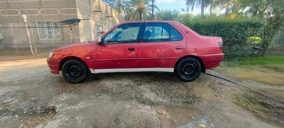 السلام عليكم للبيع بيجوا موديل 2001 حداديه جديده تخم تاير جديد محرك وكير خير من الله رقم كربلاء المكان بابل المسيب  رقمي ***********
