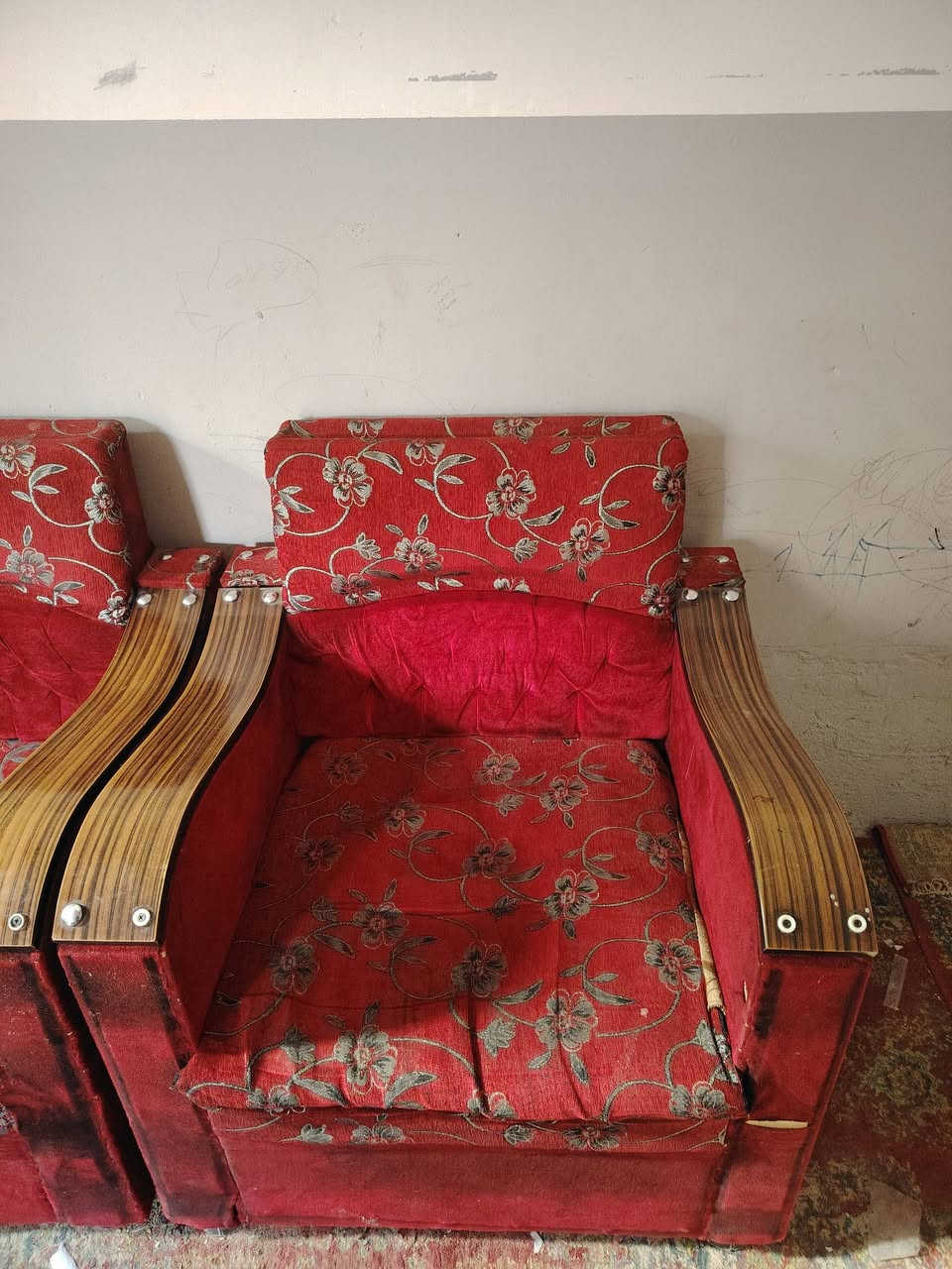 تخم 10 مقاعد نضافه 50 للبيع سعر مناسب عنوان شعله اللتصال ع رقم ***********
