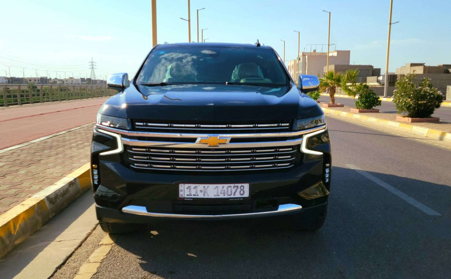 تاهو بريمير 2021  ( خـليـجـي )    كاملة من كلشي  
ماشية152 الف km
رقم بغداد باسمي اللوحات الجديده هزه جديده تخويل ثاني يوم شرط التحويل
حجم المحرك V8 5.3L  فول مواصفات 
مرتبط بناقل حركة أوتو 10 سرعات      
مفتاح التشغيل بصمة  
تشغيل عن بعد  
بانوراما  
فتح الصندوق كهرباء وبالقدم  
دفع رباعي  
حساسات أمامية  
حساسات خلفية  
لايت زينون + LED  
بك لايت LED  
دخول بصمة ذكي  
حساسات ضغط الاطارات  
اشارة في المرايا الجانبية  
المرايا قابلة للطي كهرباء  
ماسحة خلفية  
تنظيف الكاميرا الخلفية بالماء  
عدد AIR BAG 8  
نوع الكير/ بيانو  
هاند بريك كهرباء دكمة  
دشبول شاشة ديجيتال  
شاشة Apple Car play  
شاشات خلفية ترفيهية  
شاشة عرض على الزجاج الأمامي (Data Show)  
كاميرا دوارة  
5 كاميرات 360  
كاميرا في المرآة الوسطية  
الانارة الداخلية LED  
مقود جلد حياكة  
مثبت السرعة Cruise  
المودات والاوامر الصوتية  
شاحن هاتف Wireless  
مخارج منفذ للطاقة  
عدد المقاعد 7
المقاعد جلد
داخل قرميدي مع الدشبول
تطعيم صاج بالداخل   
حركة المقاعد جميعها كهرباء  
تدفئة وتبريد المقاعد الأمامية والخلفية  
ذاكرة وضعية مقعد السائق  
ثلاجة  
تبريد مناخين منفصلين  
3 قطع تبريد  
أوضاع القيادة Drive Mode  
اوتو هولد Auto Hold  
رادار  360 درجه
نظام الدوسات كهرباء  
تحذير النقطة العمياء  
نظام مانع الانزلاق  
نظام نزول المنحدرات  
نظام تحديد المسار  
نظام اطفاء وتشغيل المحرك التلقائي  
السياره بيها باب خلف السايق تبديل نفس اللون قطعه بلادي مع بارد بهلال الجاملغ الخلفي 
السعر 44 وبيها مجال للشراي الجاد المكان الانبار الرمادي ***********
***********
