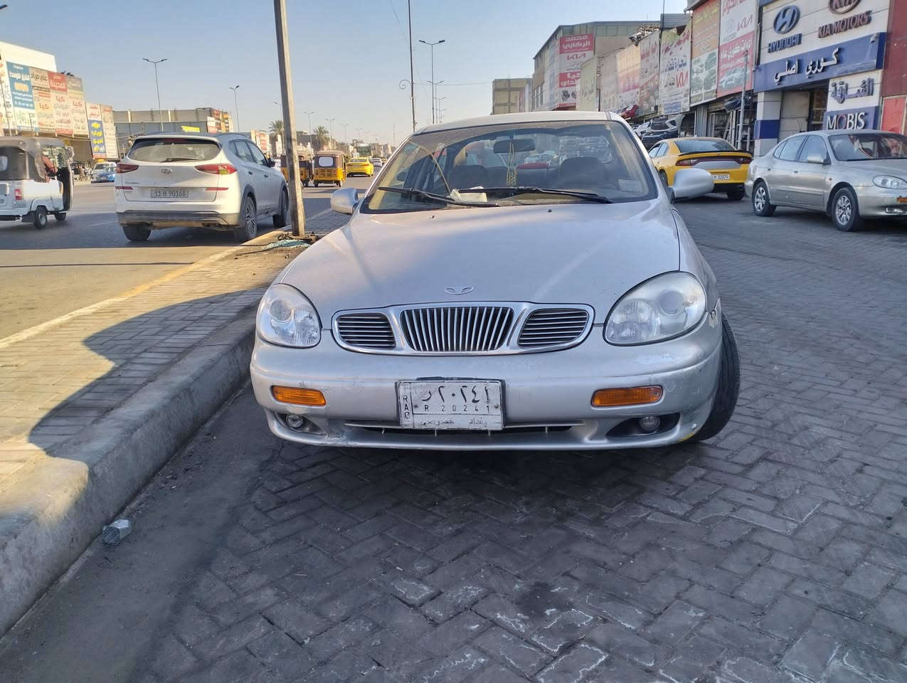 السلام عليكم دايو لكنزا موديل 2000
السياره خير من الله صدر امامي وخلفي لوك مال حاويه 
تخم تاير جديد ويل كب محرك وكير وضفيره وعقل مال حاويه شادهن منضومه التبريد كلها حاويه نقص غاز فقط 
مدوشمه ارضيه وكشنات وشاشه ودشبول لوك 
السياره مكفوله من الضربه بلاديه شوفة عينكم 
***********
