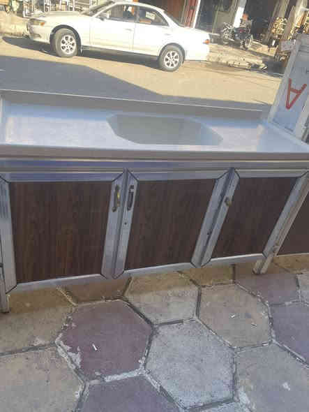 كاونتر مستعمل مترين وسنك متره ونص السنك احطاطه مرمره احطاطه كلش نضيف ***********
