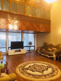 ميز بيتك بتركيب احدث الموديلات من الارضيات الخشبيه😍 وبجميع انواعها جود...