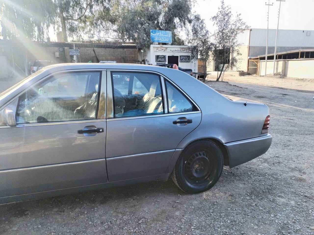 السلام عليكم شبح للبيع  موديل1992رقم دولي صلاح الدين  بسمي سنوية لل2030 هزة ساقطة السيارة جاهزة سنتر لوك مري شفط التبريد الكمبريسر مجيم وعندي واحد مال كصة بعد ما شادة محرك محور ففيتي 3000السعر65بي مجال قليل مكان السيارة سامراء تليفون***********
