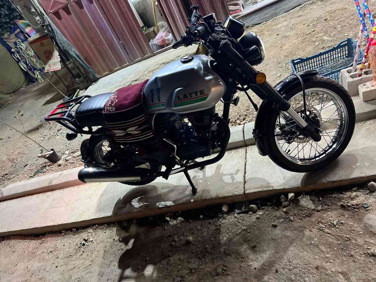 سلام علیکم لايت للبيع موديل 21
دراجه خیر من الله وانظيفه مکفوله كفاله عامه س عفصه بل تانکي غير هاي ماکو مکان دراجه کربلاء باب بغداد ماشيه 12 الف ..... لأستفسار ***********
