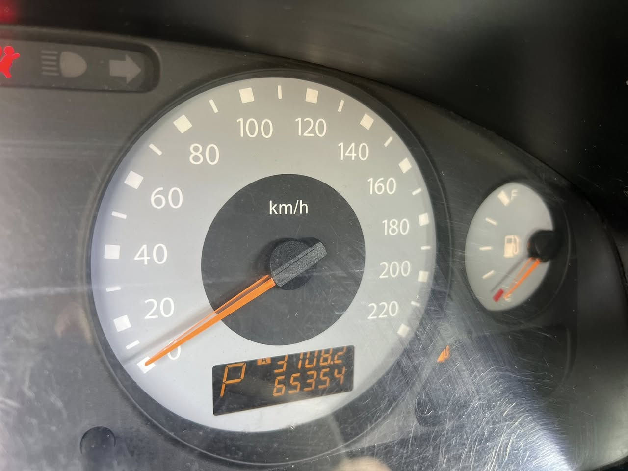 بەناوی خوای گەورە و میهرەبان 
سەنی سامسۆنگ       65 KM
کوشن جلد جام ئۆتۆ ویل تەڵباریک ( مەرغوب ) ئاوێنە کارەبا حاسەی بیلادی باڵی سەر سنوق بێ چاڵ و شوخت بێ تەقەو ڕەقە گێری هاڤ ناکا دەعم و لێدراو سەقف بۆیاخ بەشەرتی 10 فەحس گۆڕینەوە ناکەم *********** *********** ئەدمین 🥰
