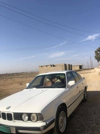 بي ام دبليو ٥٢٥ • ١٩٩١ • رقم أخضر