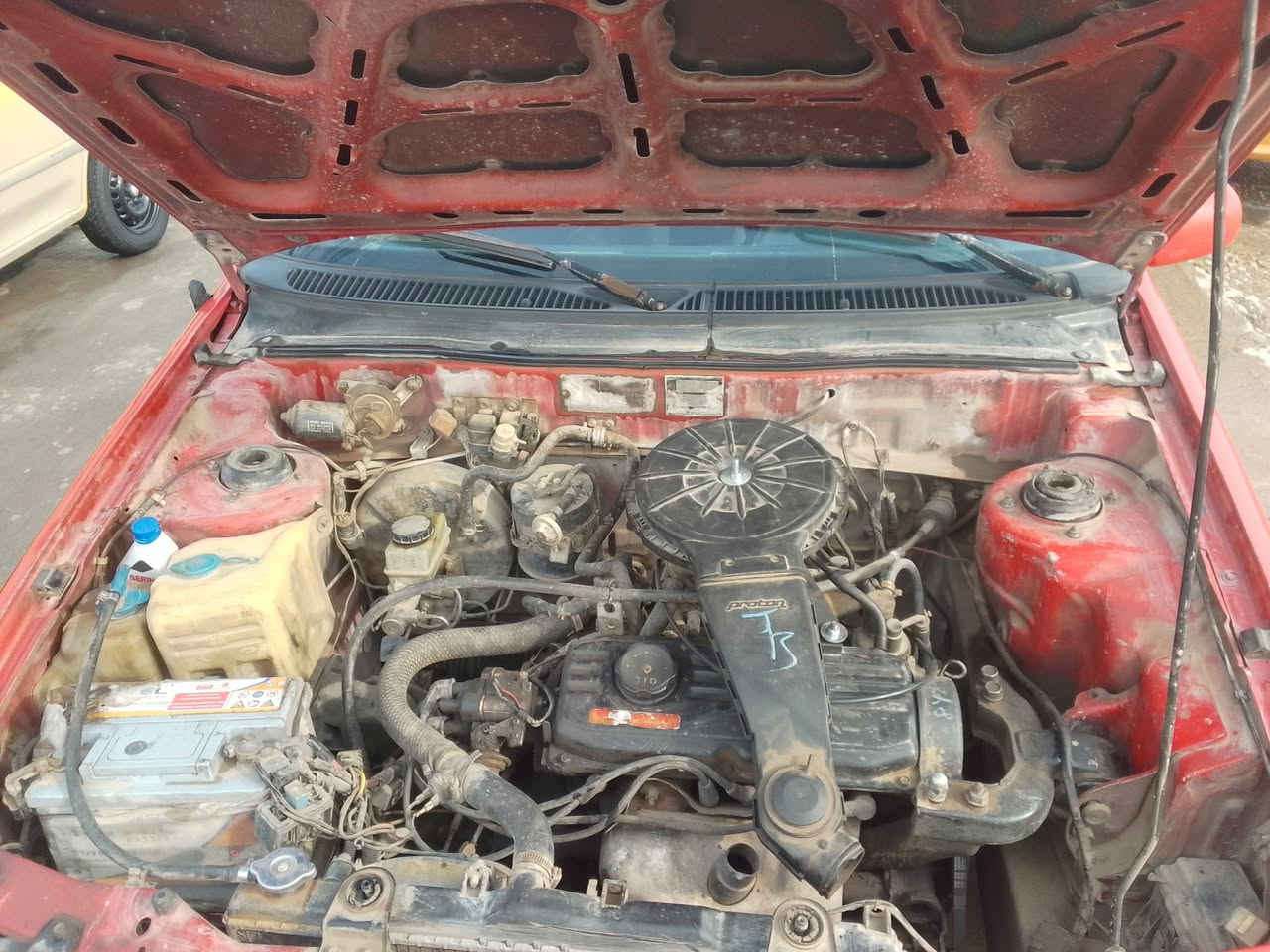 السلام عليكم 
هوندا بونتيو موديل 91
السعر18 بيها مجال 
سنويه خضراء 
شرط التحويل 
كاربون بانزين بيها
كير ومكينه شرط
بدون ضرر 
طخم تأيه
وايرمنيه شغاله عام 
العنوان موصل جانب الأيسر سماح الثانيه 
الاستفسار ع الارقام فقط
***********
***********
