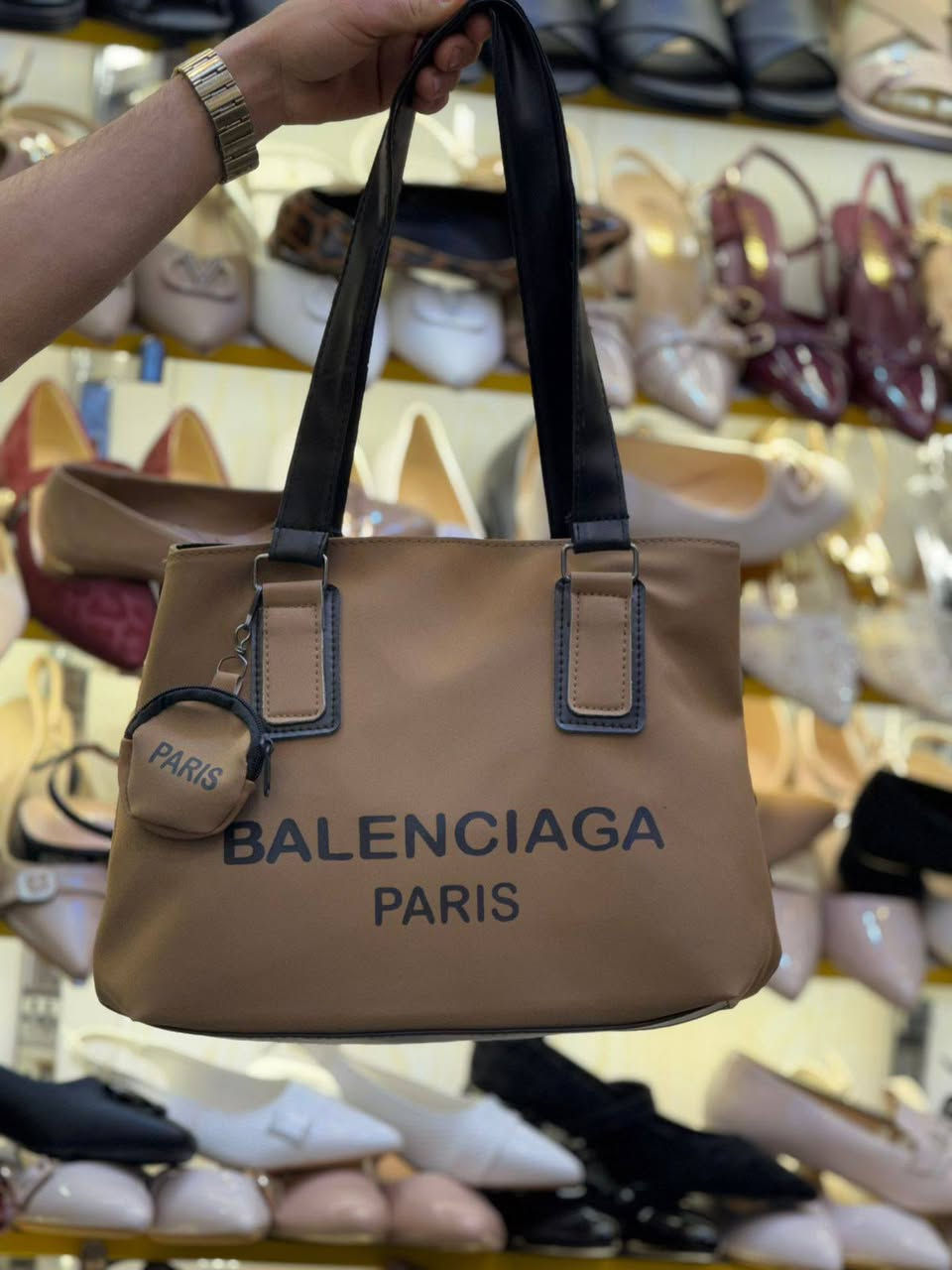 طبي فلوريتان خفيف ريشه
شرط الاصلي اكو ضمان يم المندوب تقيسون زغير جبير مو نفس الصوره مو اصلي يرجع بيد المندوب


**إذا كنت صاحب هذا الإعلان وتريد حذفه لأي سبب، رجاءا أرسل رسالة إلى الدعم الفني**