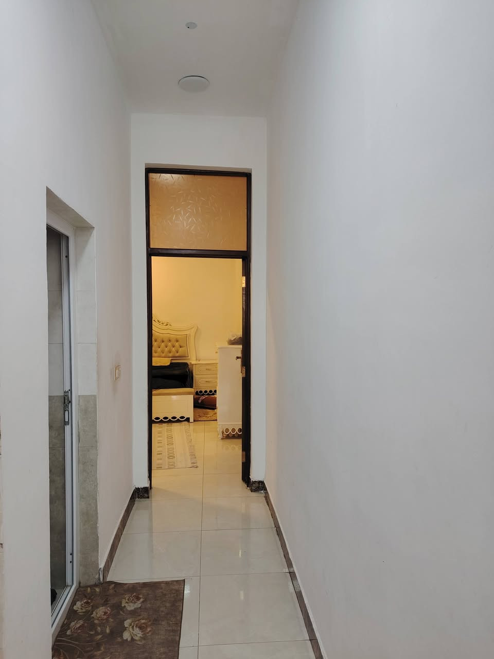 بيت للبيع طابو صرف المساحه ١٠٠ متر 5×20 طابقين غرفه بالأرضي مطبخ صحيات صاله والطابق الأعلى غرفتين حمام هول الارضيه بورسلين اسباني كهرباء بوري درج مرمر  للطابقين بناء حديث  مطلوب إسكان
السعر اتصل ع الخاص
واتساب ***********
