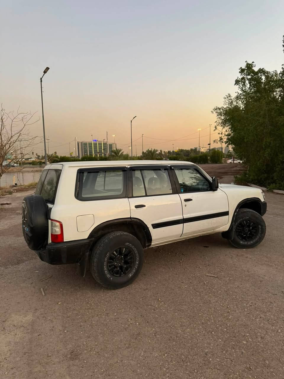 سلام عليكم 
من رخصت الادمن 

نيسان باترول 2002 خليجيه خليجيه 

كير عادي 🔰
مري امامي اوتو 🔰
تبريد ثلج 🥶🔰
دبلات استرالي🔰
تخم ويل مال بر 🔰
تخم تاير مال بر 🔰
لو كير شغال كامل 🔰
كأمره خلفيه 🔰
شاشه 🔰
صدر كامل جاهز 🔰
دبل. تانكي🔰
دبل اكسل 🔰
سياره كامله جاهزه ما بيها نقص شغل وطلع مابيها نواقص باب سائق مضروبه ومبدله نفس اللون فقص سياره حلوه ونضيفه كلش مال جني 

ملاحضه : السياره مو مال مزاد مو مال مزاد خليجيه السياره سيارات المزاد ب تفاليس  كلشي موجود 

رقم سياره أنبار أنكليزي تحويل او وكاله وين ما يعجبك مكانها بغداد البلديات 

السعر 98$ وبيها مجال بسيط كلش مناسب السعر 

***********
