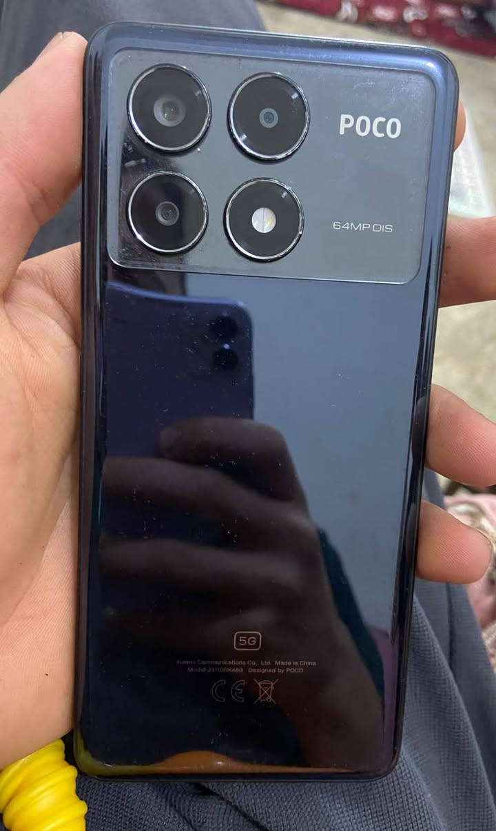 بوكو X6 برو 
ذاكره 512
بلادي ما مفتوح 
سعر 280 وبيه مجال بسيط حك الجيه 
عنوان اسحاقي
تواصل خاص ***********
