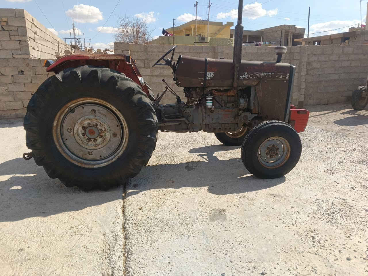 السلام عليكم للبيع مكينه فوركسن 275رقم تاميم المكان كركوك لاستفسار عل هاتف ***********
