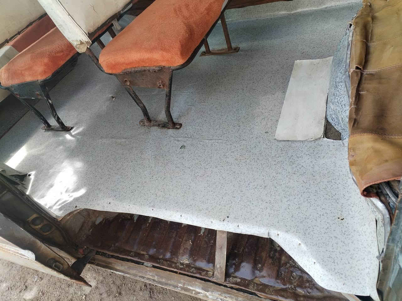 سلام عليكم
كيه بسته مديل٩٣سياره حلوه كير ومكينه وكسن جديد 
شواصي مكفوله سياره بسمي  سعر ١٩وبيه مجال حك جيه 
مكاني ناصريه مركز أنه مكلف بل نشر لا تراسل ما ارد 
وهاذ رقم راعيه تصل وتتدل رقم ***********وهاذ رقم ثاني
*********** وإذ اكو مراوس ٧راكب مديل قديم ماكو شكال
