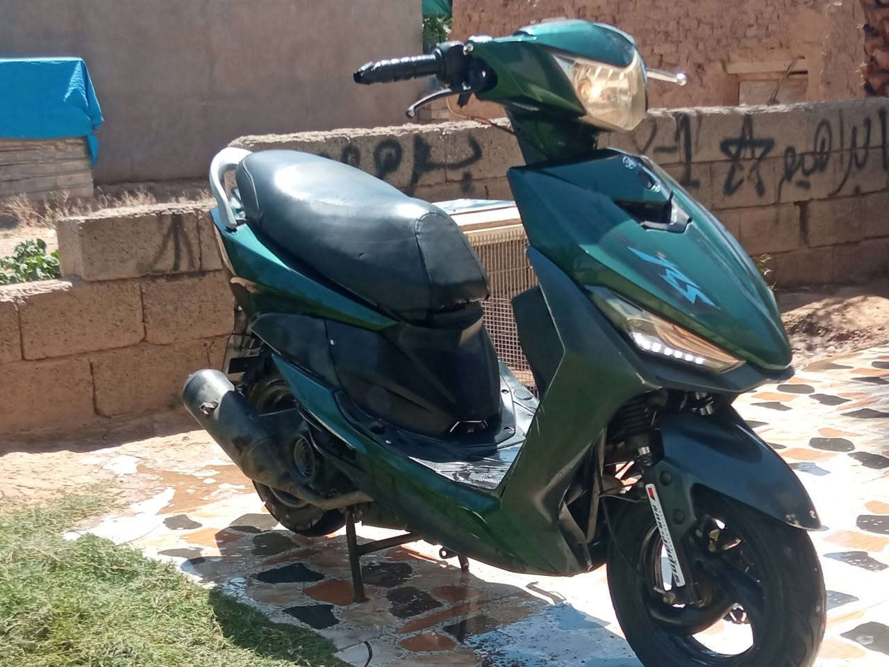سلام عليكم دراجه FS نضيفه ماناقصها كلشي 450 وبيها مجال قليل
***********
