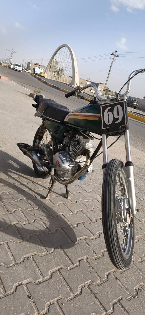 سلام عليكم دراجه ايراني البيع دوات تعمير كله جديد شاصيه نامه الصلي مديل شاصي 2021 محرك رابيدو الخوين الصلي مكان البصره ابو خصيب رقم هاتف ***********
