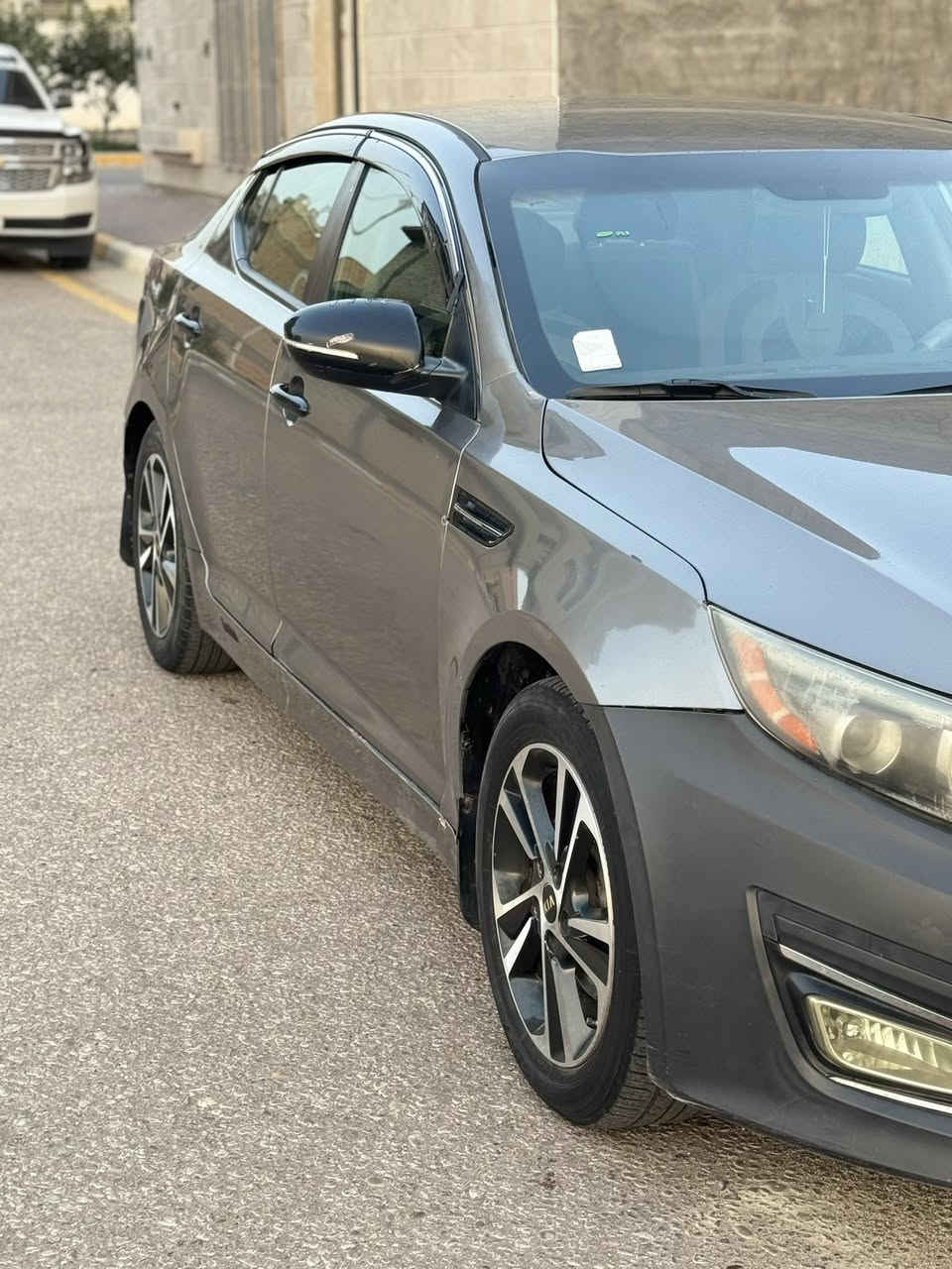 كيا أوبتيما 2014 أمريكي GDi شكل ال 15
بيها جاملغ الصدر وشويه من الباب مباوك صبغ 
والجاملغ الثاني بارد البچم سليم + ضربه قبق الجنطه من فوك فقط 
لغد وشواصي مكفولات 
السياره ليبل واحد كلها 
السونار مرفق بالصور 
كير محرك سليم  
تبريد تدفئة شغال 
حدادية صدر امامي جديده 
شاشة
كاميرا دوار
اشاير بالمري 
تحكم ستيرن 
نظام القيادة الاقتصادي Eco
وباقي المواصفات المعروفه 
للامانة السياره ما ناقصها شي والحمد لله 
السياره ب اسمي ومتواجد بكربلاء
السعر 107 وبيها مجال قليل
***********
