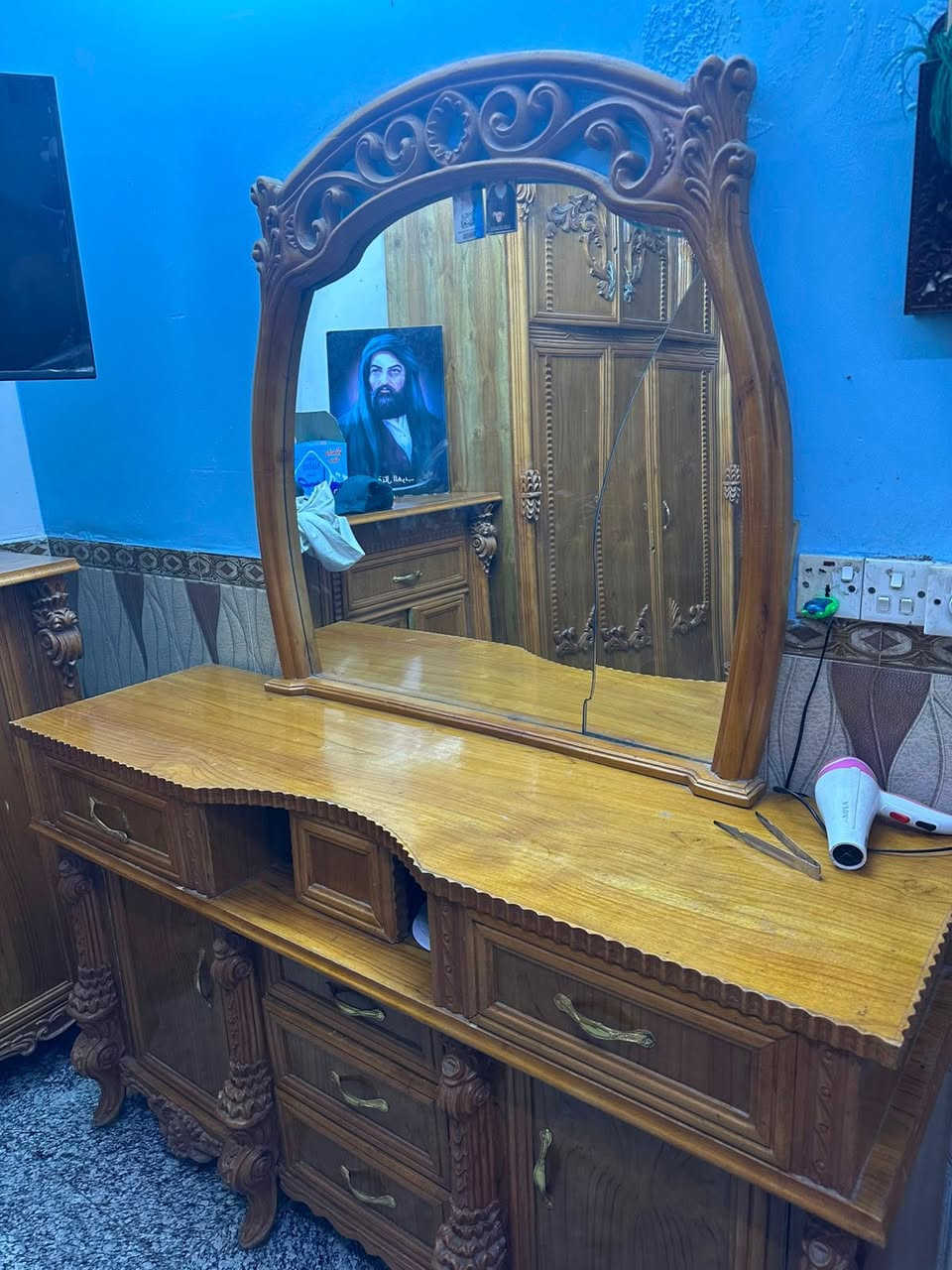 سلام عليكم. غرفه صاج. عراقي تزكام  ماخذيهه ٣. ست طلقات لبيع رايدهه. مليون ٦٠٠بيهه مجال. اتصل. عل رقم. شوي يراد اله تعديلات ***********
