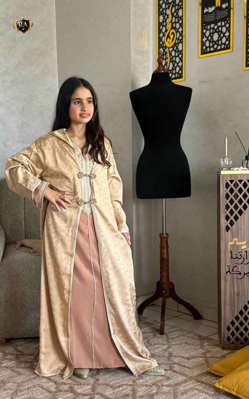 🟠🟤 *جديد  new* 🟤🟠

✨كيمونو بالقب 2 بياس للبنوتات👸👸 للافراح و المناسبات⚡كيمونو +قفطان 😍😍
✨ثوب كمخة رخامية حرة و كريب سامبل  من النوع الممتاز ✨رطب و طايح 
✨مخدوم بالطرز كاطفيل ✨بالسفيفة لون باللون 💎✨ و بلعقاد خدمة لمعلم💎  ✨
🟠متوفر بألوان رائعة ✨

🟤المقاسات:  6 سنوات 8 سنوات 10سنوات 12سنة 
(/100 cm / 110 cm)

🛑 *الثمن:

🟤المقاسات: 14 سنة 16 سنة 18 سنة
 (120 cm / 130 cm)

🛑 *الثمن: 

🚨 *إحذرو التقليد* 🚨 الدار البيضاء, المغرب


**إذا كنت صاحب هذا الإعلان وتريد حذفه لأي سبب، رجاءا أرسل رسالة إلى الدعم الفني**