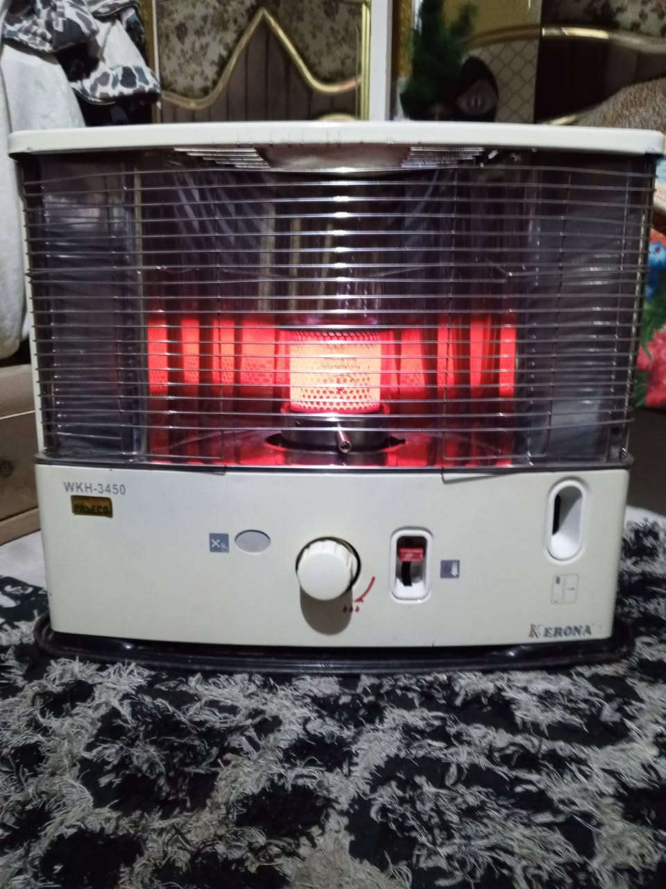 صوبه صالون يابانيه كلش نضيفه وجبيره كلشي شغال بيه
سعره 70 نهايته 
الشراي يجي خاص او يتصل ***********
