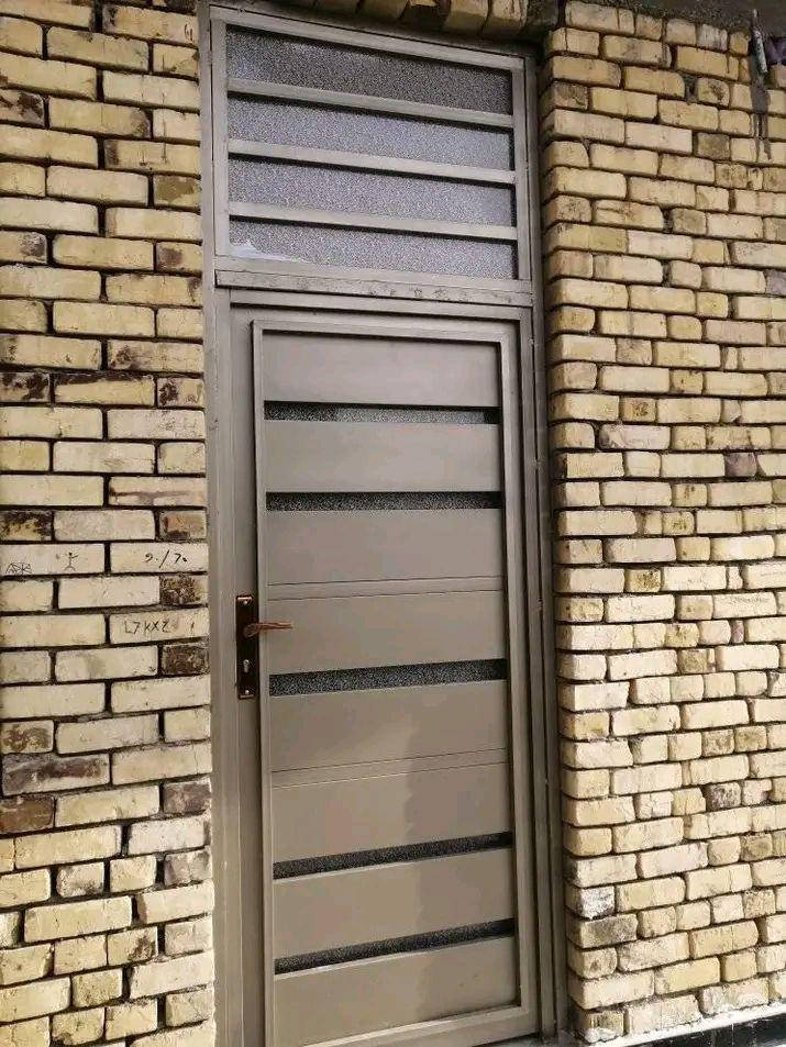 سلام عليكم تفصال باب شبابيك حديد تركي ثقيل 2ملم ***********واتساب ناصرية, ذي قار

