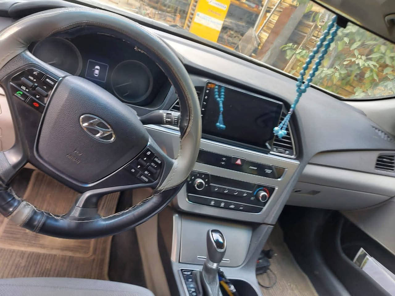 سوناتا ٢٠١٧ وارد أمريكي
المحرك جي دي اي
الضرر جاملغ وباب
رقم أربيل دولي سنويه جديده بأسمي تسقط ٢٠٣٤.
السياره بيها نواقص جدا خفيفة...
ملاحظة... رقمها أربيل دولي..
هذا رقمي...
***********
