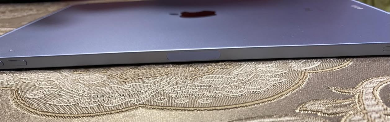 سلام عليكم ايباد اير 4 للبيع ب 335 وبي مجال للاتصال *********** بطارية 100 غير مستبدلة ما بي اي قطعة مستبدلة مكاني بغداد الدورة
