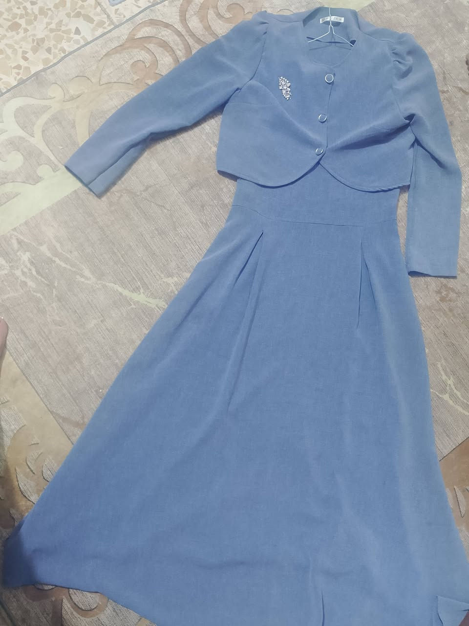 القطعة ب10 قياسات داخل المنشور قماشهن يخبل واكو قطع جدد مملبوسات شي ان ويوجد توصيل لكل المحافضات


**إذا كنت صاحب هذا الإعلان وتريد حذفه لأي سبب، رجاءا أرسل رسالة إلى الدعم الفني**