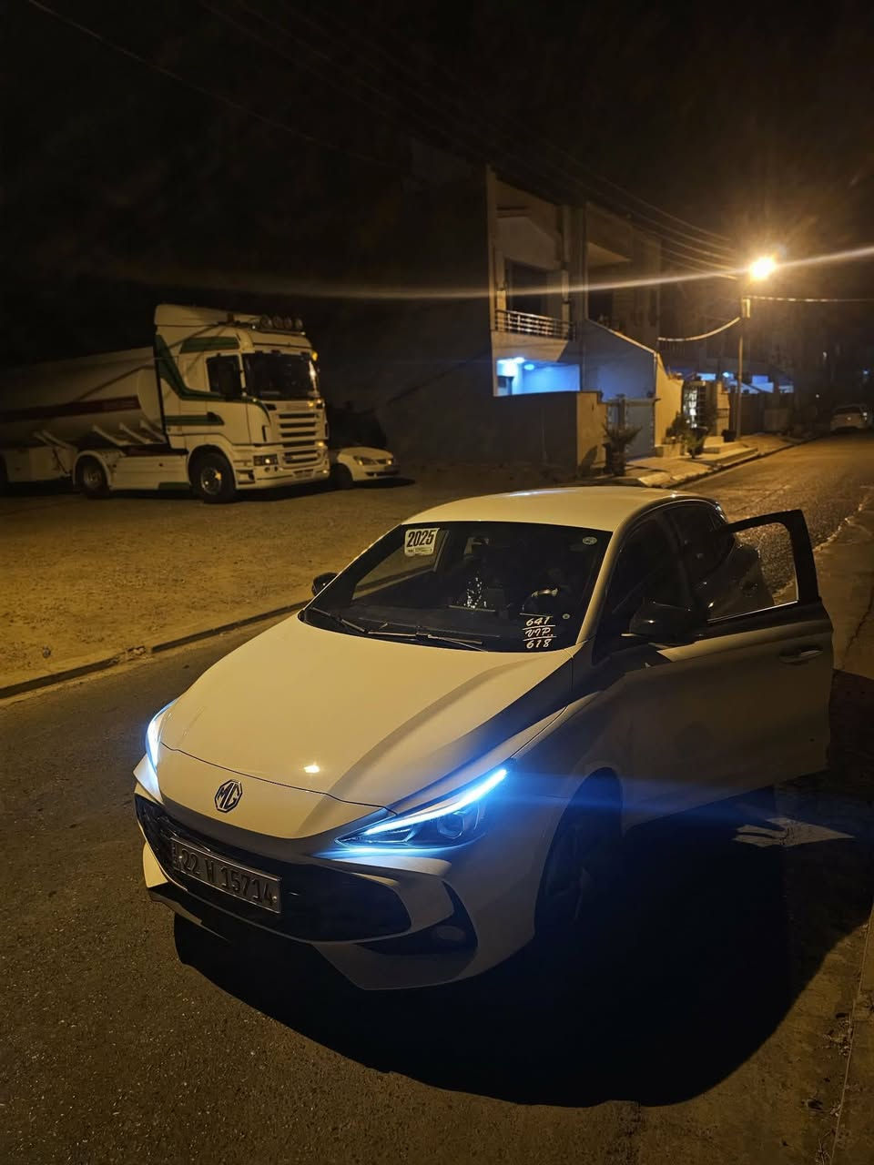 106 $
*********** 
***********
هیچ نیە 
تەنها  دوو نوقتەی  بچوک  دەعامی قەلەم کاریە 
 فرۆشتنی  خیرە
