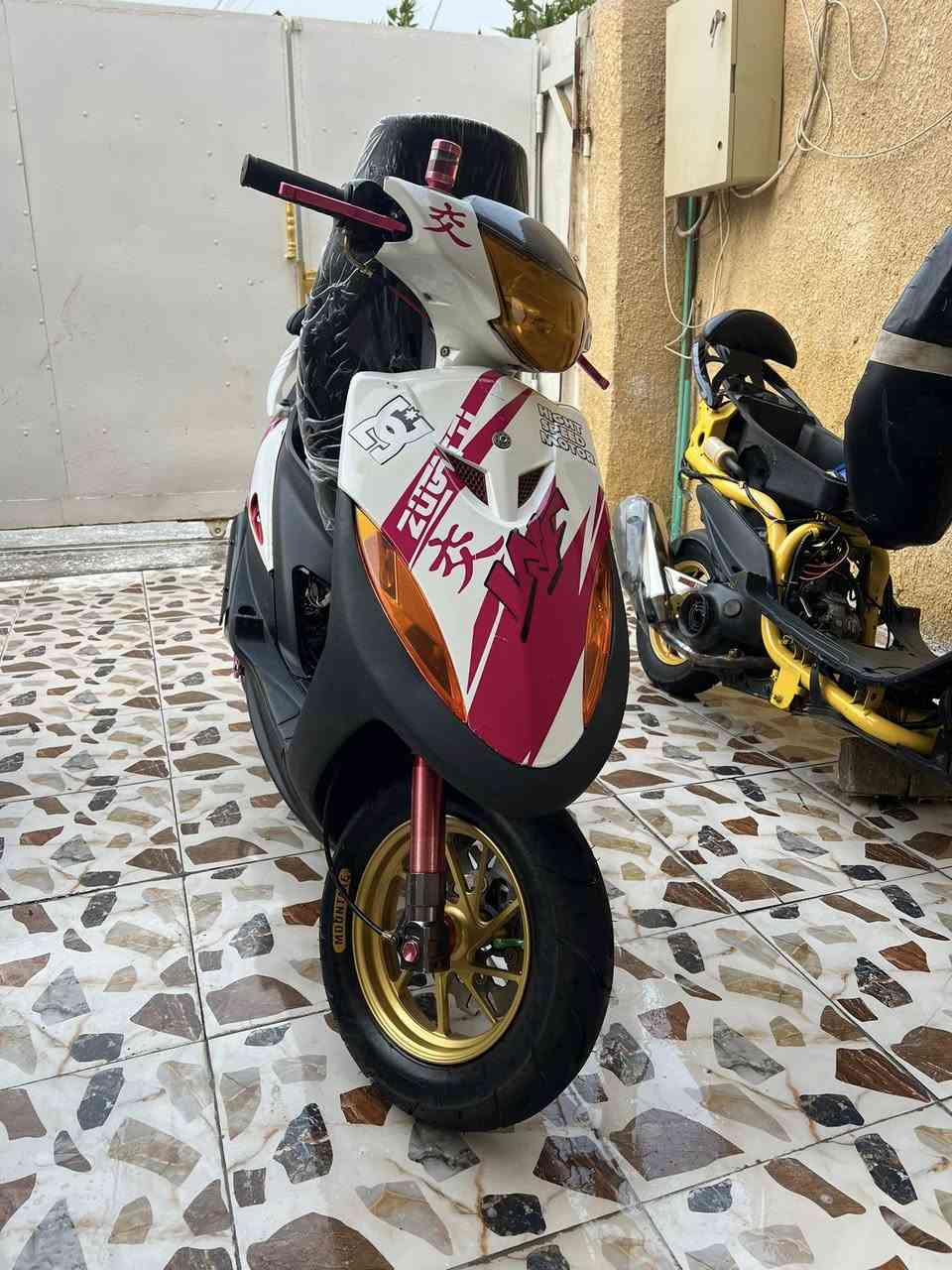 سلام عليكم ورحمة الله وبركاته يولد الدراجات للبيع كلهن الي تعجبه يجي خاص او مراسله وتساب وحده مكينه اربعه ولفات وثاني ليمونيه ولفين ولحمره بلاديه تفاصل اكثر وتساب دراجات متروسات تزويد ‭٠٧٥٠ ٥٨٤ ٠٦٤٠‬ مكاني بغداد ابو غريب
