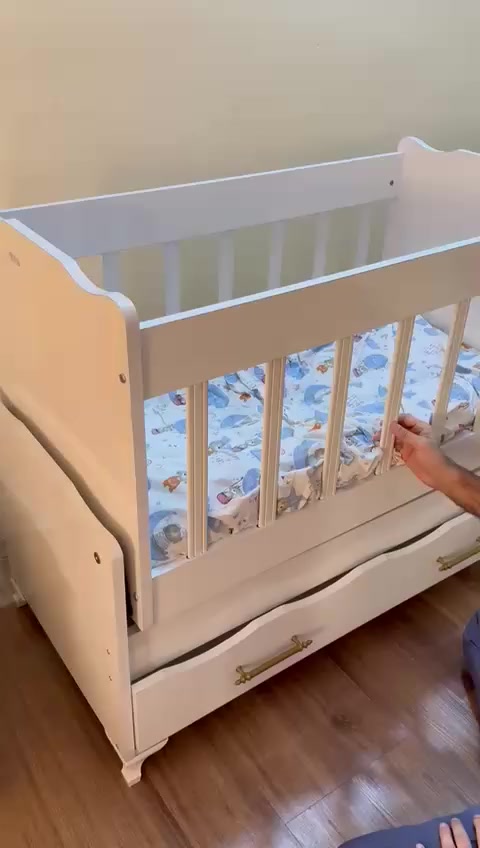 سرير  للبيع نظيف جداً وجديد صار شهر اخذته


**إذا كنت صاحب هذا الإعلان وتريد حذفه لأي سبب، رجاءا أرسل رسالة إلى الدعم الفني**