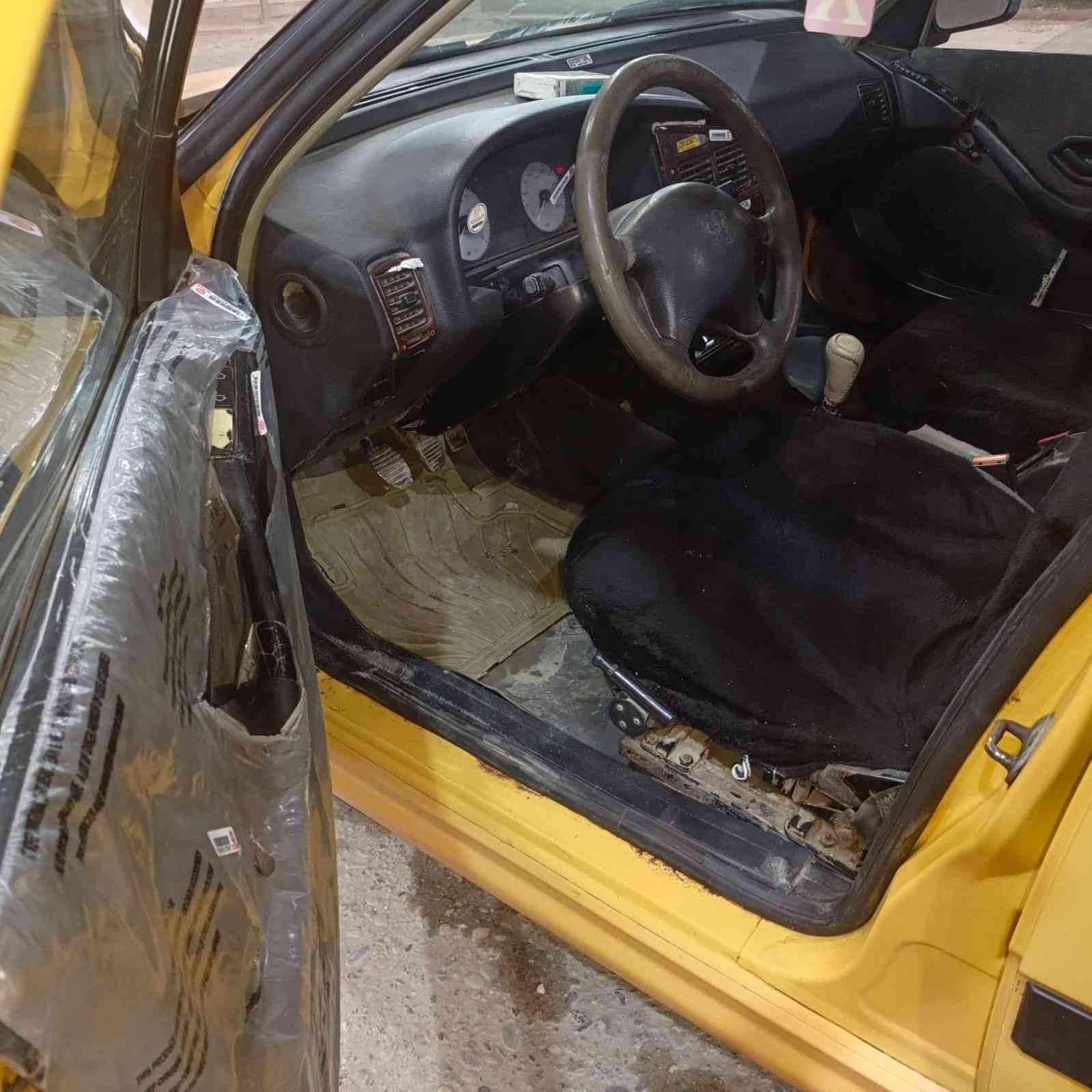 عليكم بيجو بارص مديل 2015مكفوله كفاله عامه من بدي ومكينه وكير كفاله شرط حداد تخم تاير توني شاده باتري جديد تبريد شغال السياره عله وضع الشركه جديده تقفيل سنتر لوك يعني أي نقص مابيهه رقم إنكليزي بسمنه تحول ثاني يوم  الايت زنون مال جارجر ترايك موصل مكاني ميسان عماره السعر ٣٨ ورقه هاذه رقمي ***********
