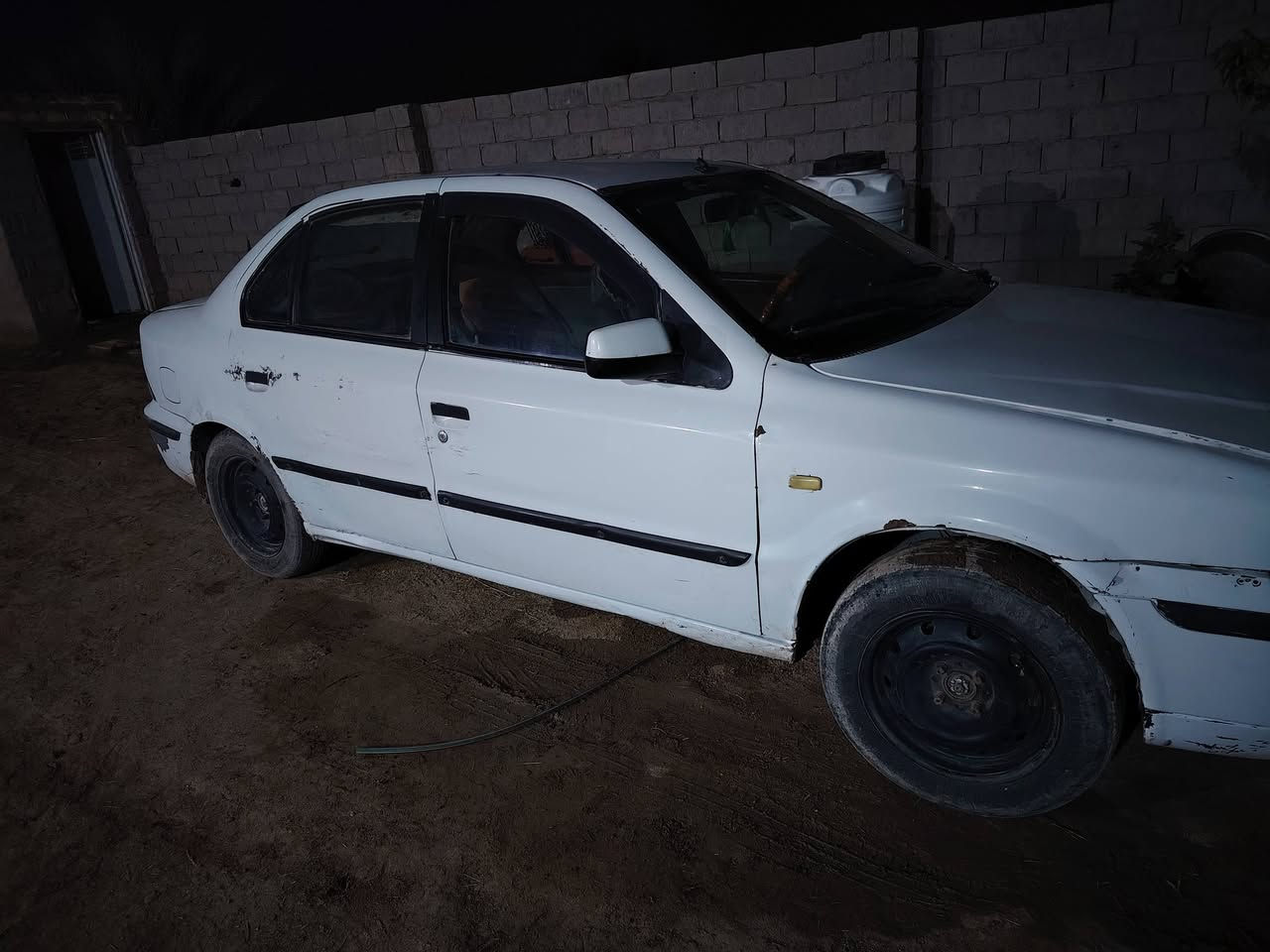 سلام عليكم سياره سمند خصوصي بيضه موديل 11 سياره عوزلها ترتيبات مشبش مال دعاميه وبور بيه ضربه بلباب كهربائات شغاله محرك وكير انضاف عليها غرامات 150الف راعيها موجود سعرها 24. وبيها مجال للشراي ***********او ***********
