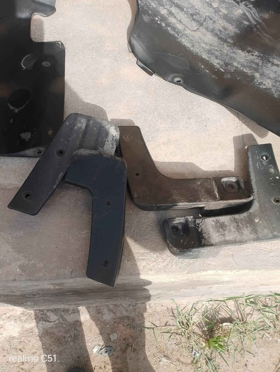 سلام عليكم بطاينه مال النتر من 21الى23 اصليات اماميات وخلفيات تخم واقيات مكان الغزاليه ***********
