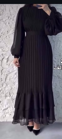 للبيع • توصيل • ملابس