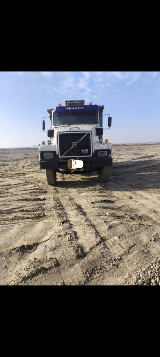 السلام عليكم فالفو للبيع موديل 89 مجموعه برازيلي مكينه
جي 10لا تنقيص ولا تبخير  كير 130 سنويه ل 2029 حداديه جديده تبريد ثلج السياره ما ناقصه شي برازيليه بلاديه الي ياخذها برغي ما يذب عليها 
***********
