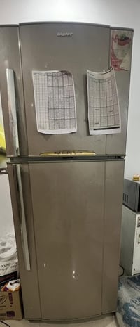 عندي مجموعة غراض للبيع بغداد ثلاجه  غرفة نوم تركيه ٨قطع  مرشحة طباخ  ك...