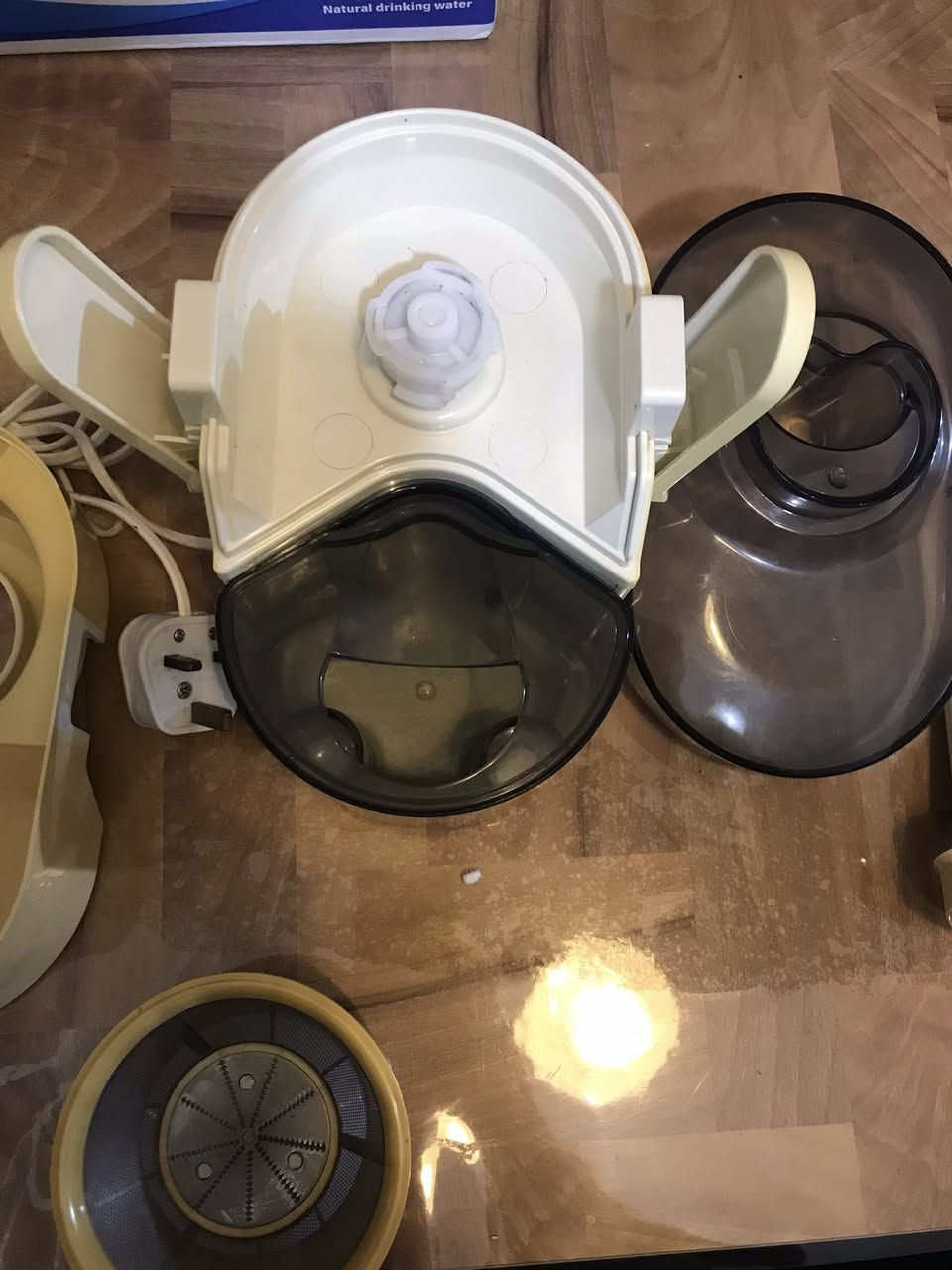 متاح  عصارة الفواكه من شركة كينود صناعة انكليزية سعر 40 الف


**إذا كنت صاحب هذا الإعلان وتريد حذفه لأي سبب، رجاءا أرسل رسالة إلى الدعم الفني**